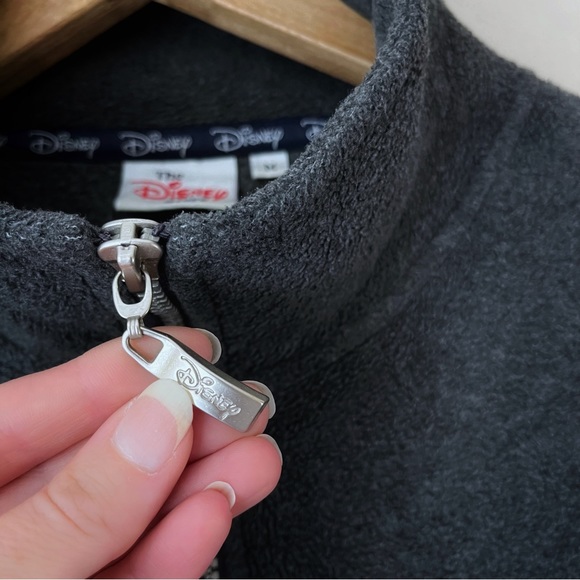 Vintage Disney Store Tigger Fleece, Size Medium - Picture 4 of 7